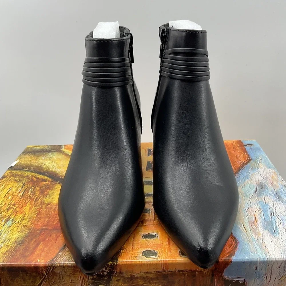 Bella Vita Black Leather Ankle Boots Pointed Toe Kitten Heel 51-2462 6WW